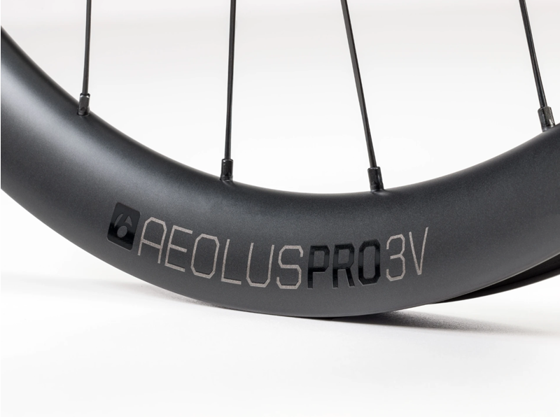 Bontrager Aeolus Pro 3V TLR Disc Carbon Road Wheel in Grey-1